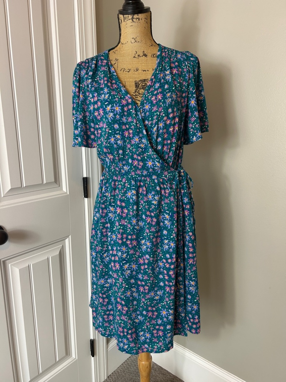 Draper James Teal and floral wrap dress size size medium